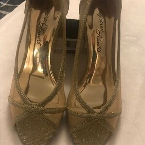 Gold Heels easy street size 9w